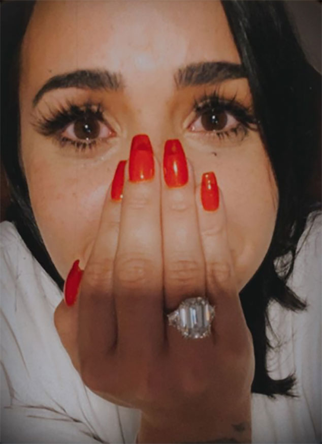 Demi Lovato, Engagement Ring